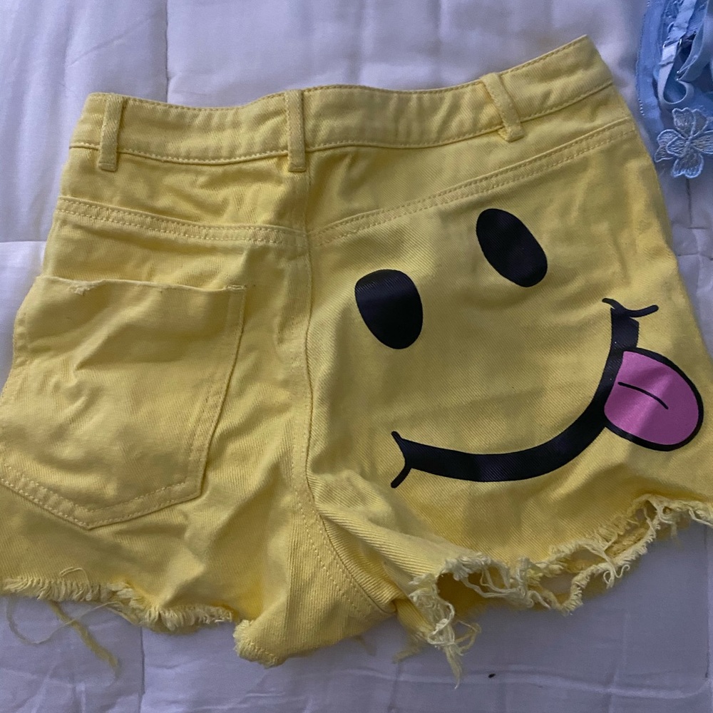 Shorts - Picture 5 of 7